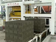 東北用戶免托板磚機(jī)生產(chǎn)現(xiàn)場